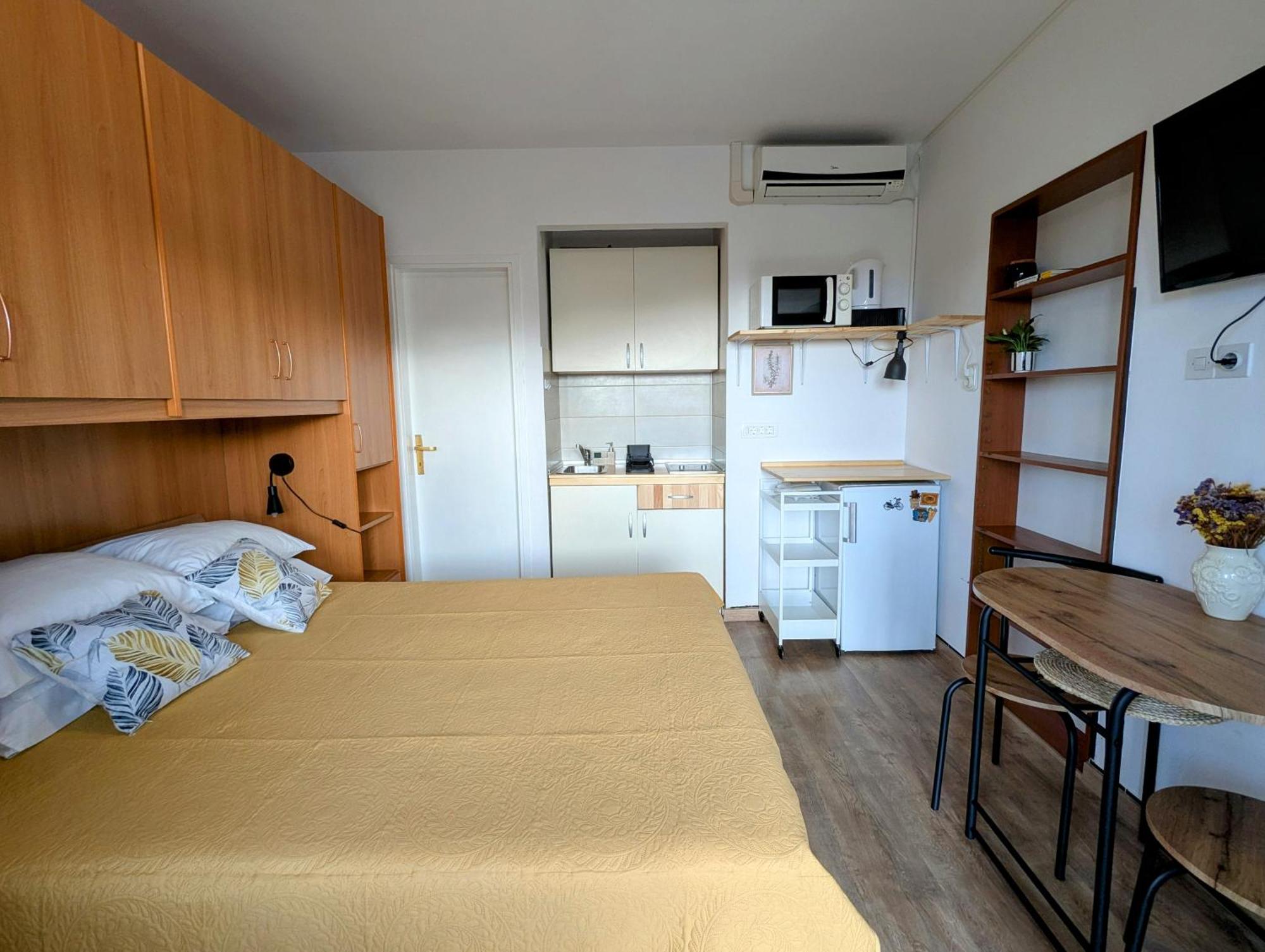Apartments Ada Ровінь Екстер'єр фото